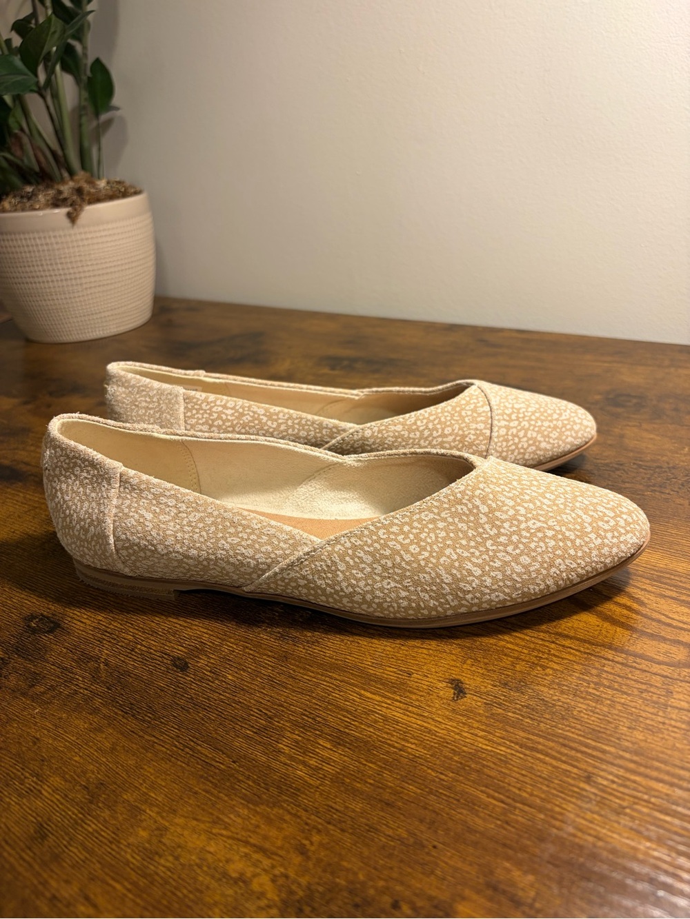 TOMS Jutti Leopard Print Suede Flats - Tan and Beige - 7.5